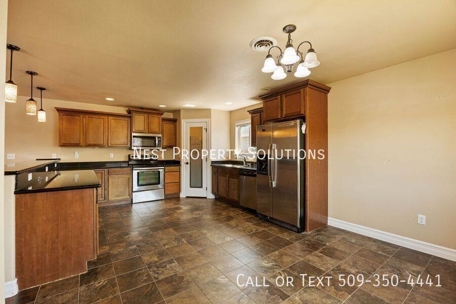 House for rent at 547 Bayside St, Moses Lake, WA 98837