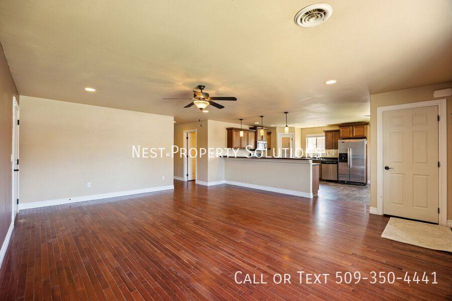 House for rent at 547 Bayside St, Moses Lake, WA 98837
