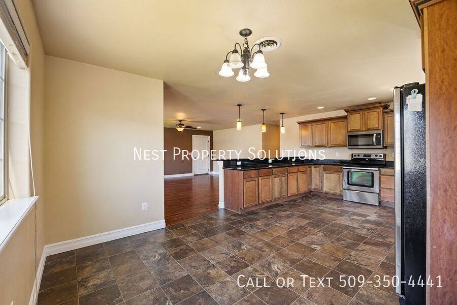 House for rent at 547 Bayside St, Moses Lake, WA 98837