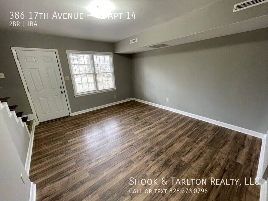 Townhouse for rent at 386 17th Ave NE 14, Hickory, NC 28601