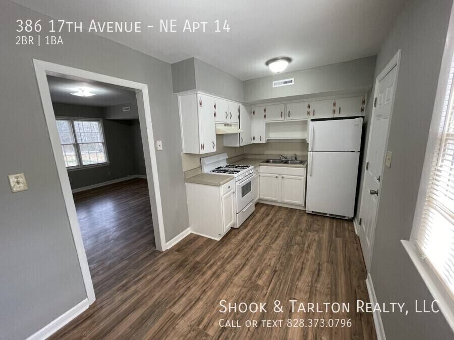 Townhouse for rent at 386 17th Ave NE 14, Hickory, NC 28601