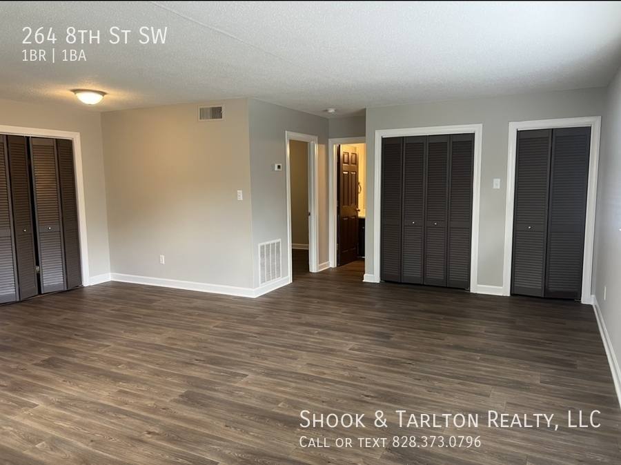Apartment for rent at 264 8th St SW, Hickory, NC 28602