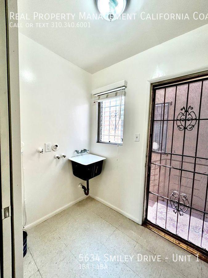 Apartment for rent at 5634 Smiley Dr #1, Los Angeles, CA 90016