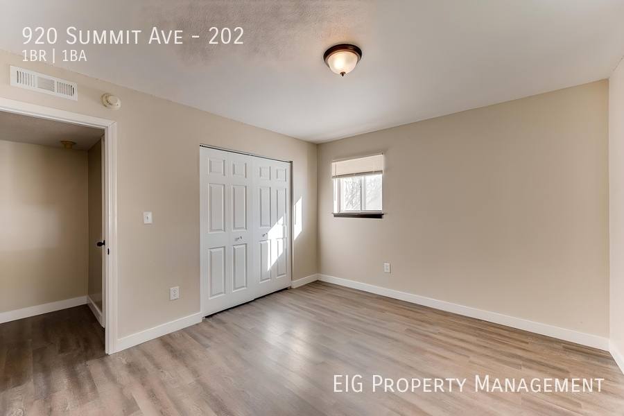 Apartment for rent at 920 Summit Ave #202, South Saint Paul, MN 55075