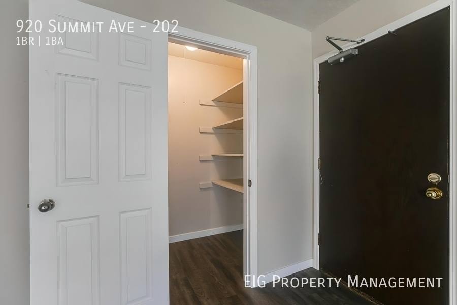 Apartment for rent at 920 Summit Ave #202, South Saint Paul, MN 55075