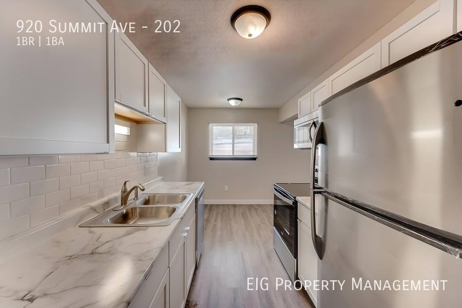 Apartment for rent at 920 Summit Ave #202, South Saint Paul, MN 55075