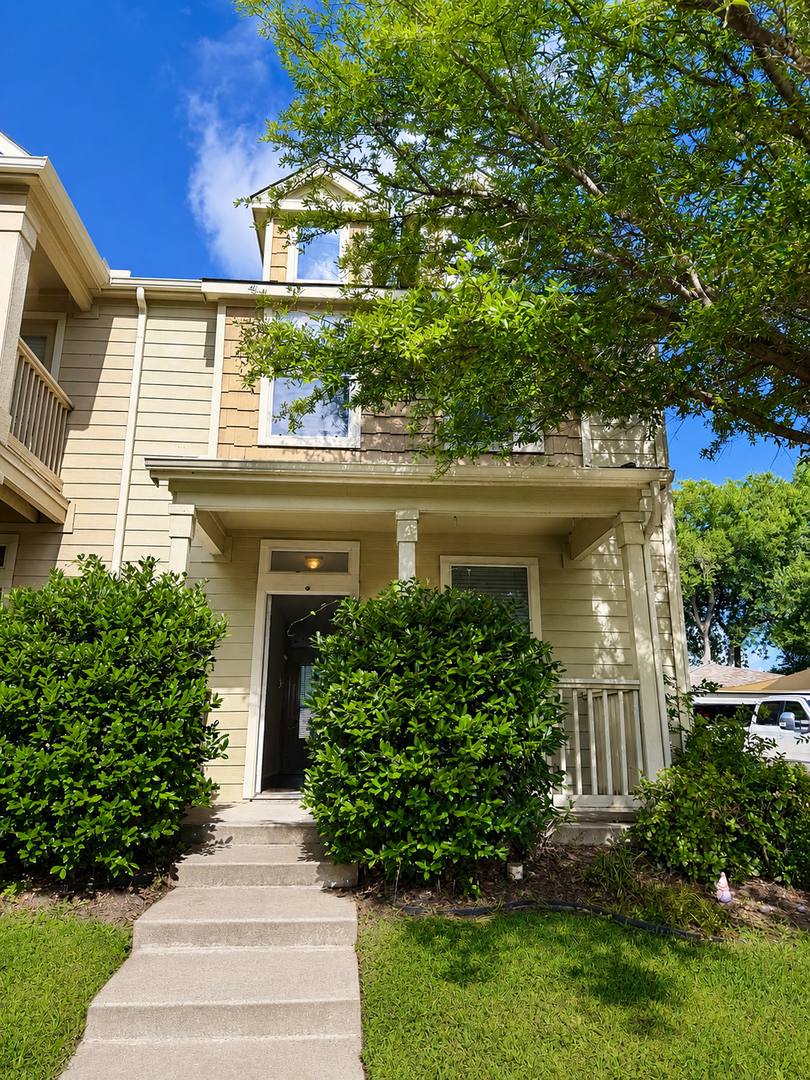 Townhouse for rent at 10633 Traymore Dr, Keller, TX 76244