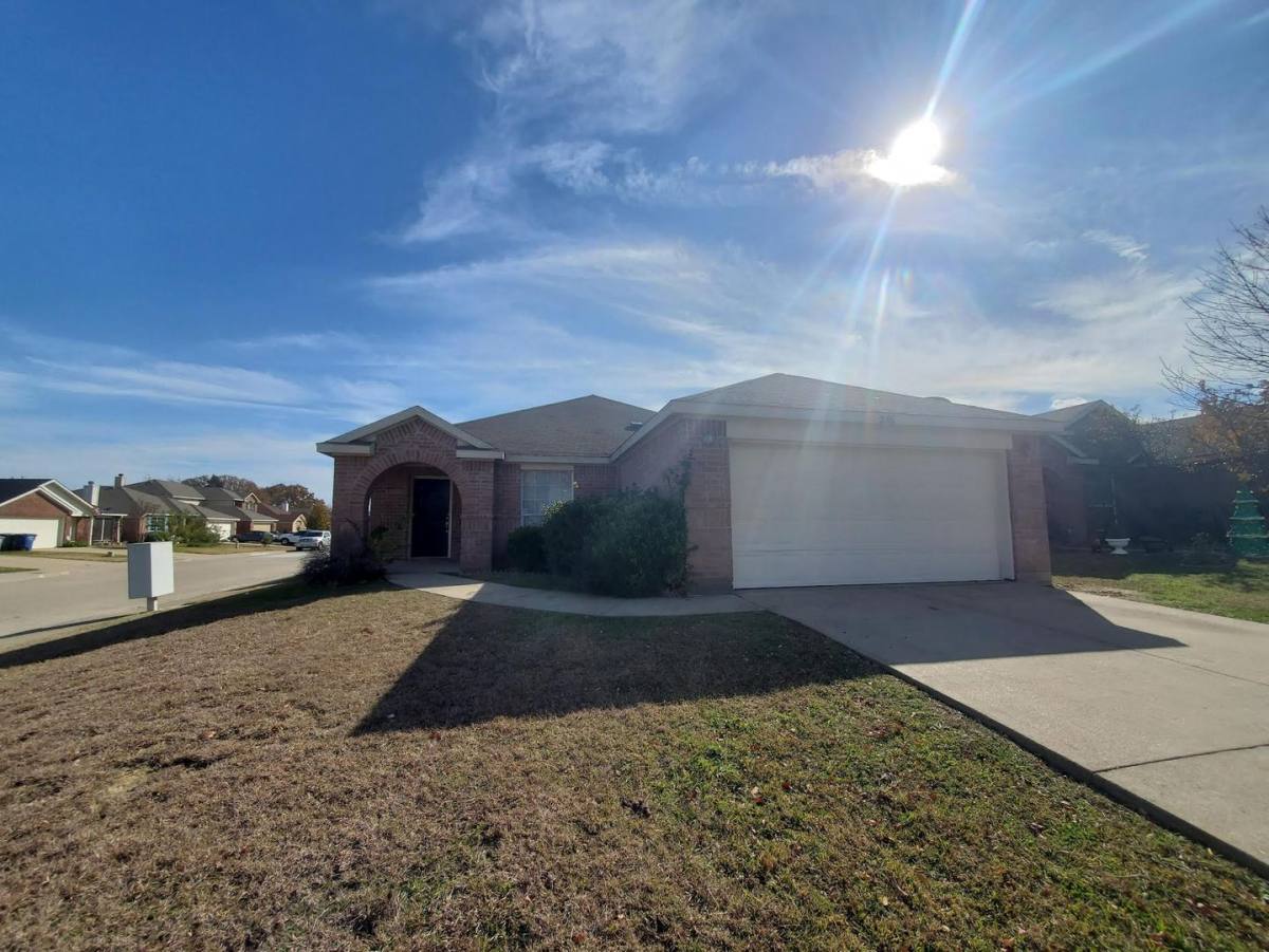 House for rent at 2006 Bumelia Court, Dallas, TX 75253