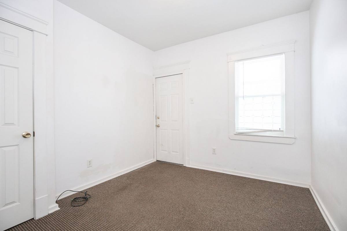 Apartment for rent at 6911 Franklin Ave, Cleveland, OH 44113