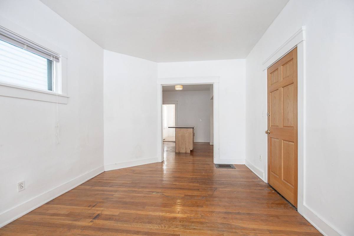 Apartment for rent at 6911 Franklin Ave, Cleveland, OH 44113
