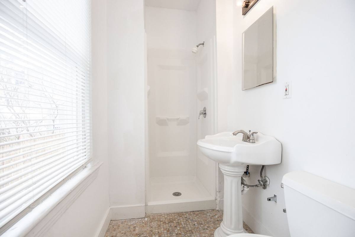 Apartment for rent at 6911 Franklin Ave, Cleveland, OH 44113