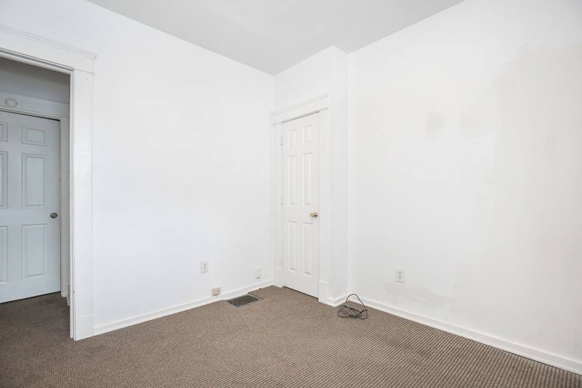 Apartment for rent at 6911 Franklin Ave, Cleveland, OH 44113