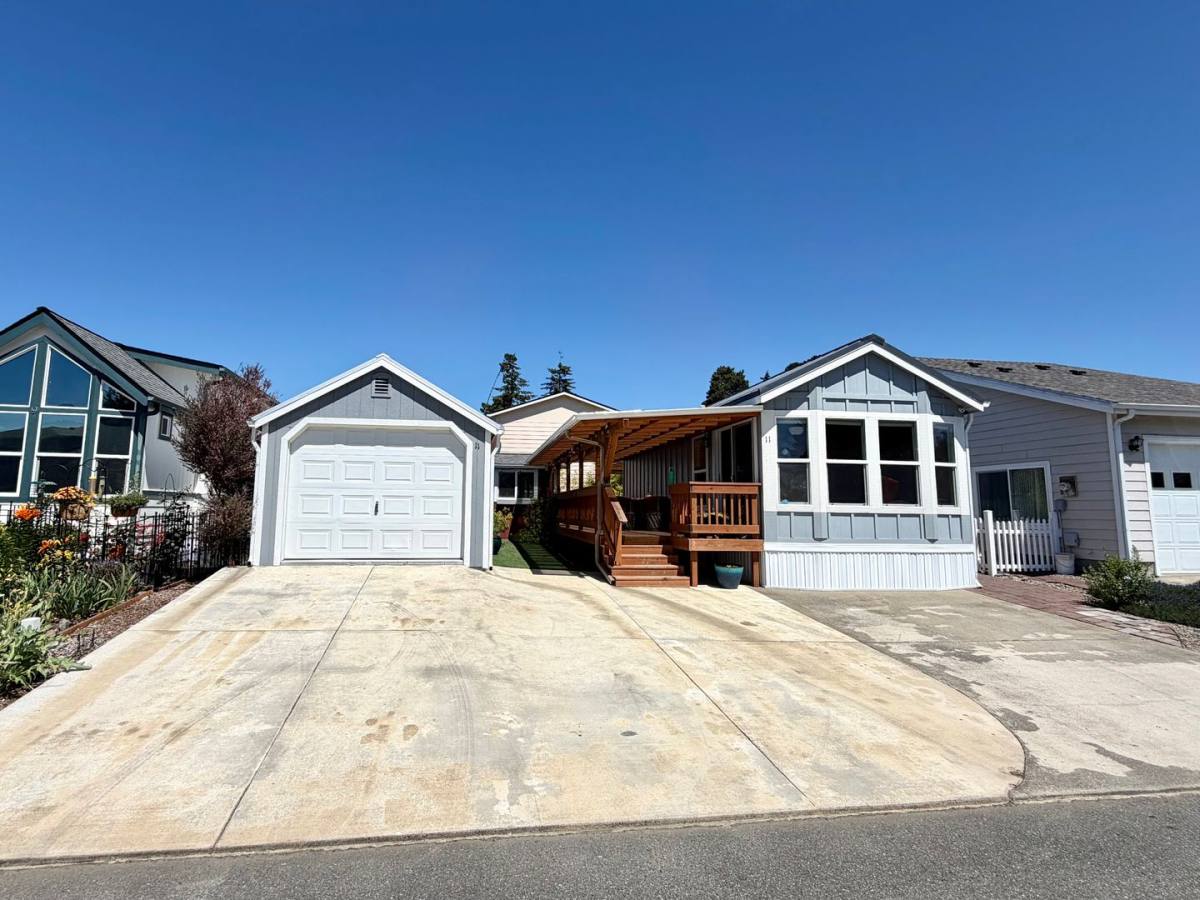 House for rent at 11 Pond Lane, Coos Bay, OR 97420
