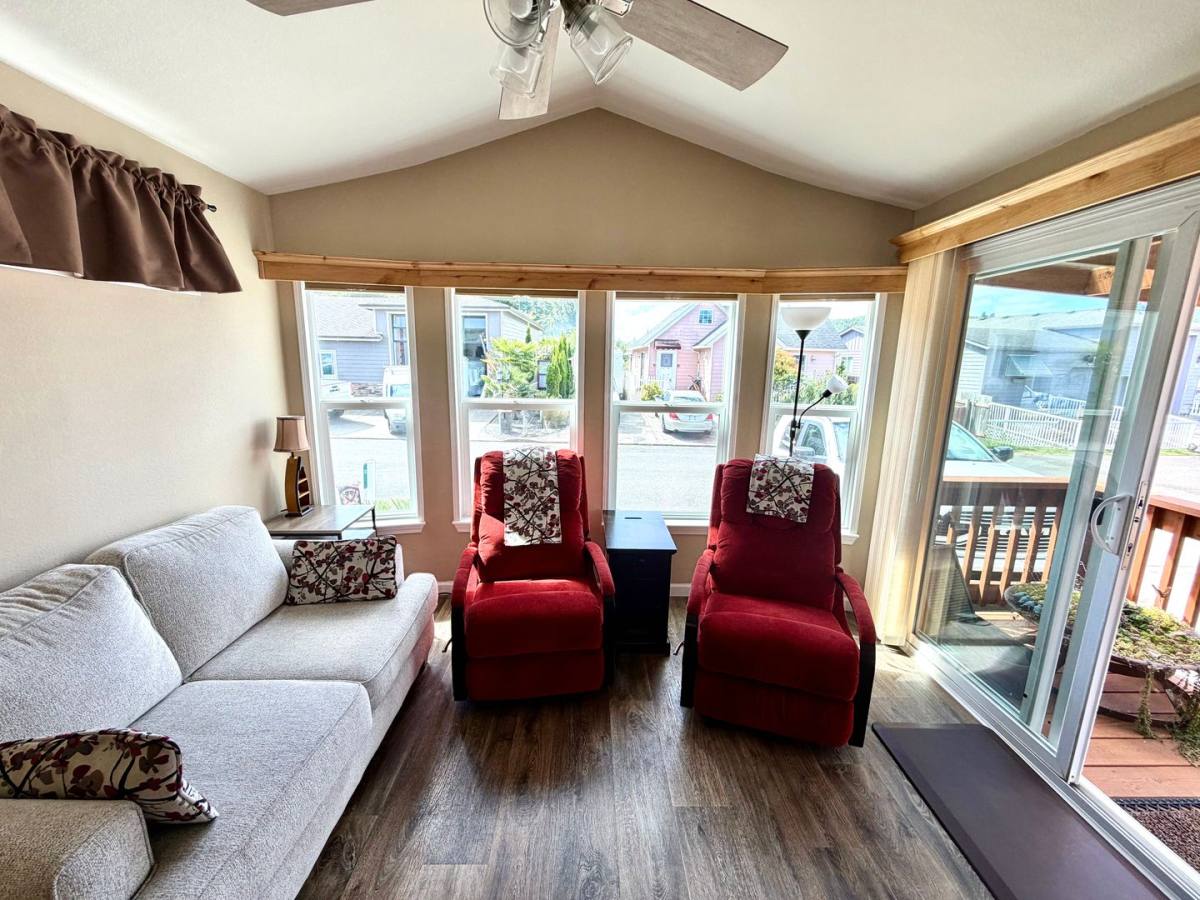 House for rent at 11 Pond Lane, Coos Bay, OR 97420