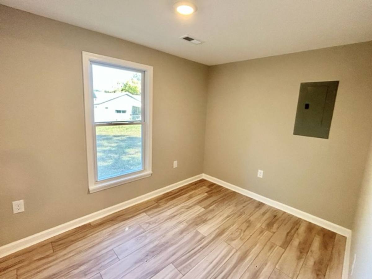 House for rent at 2909 Meridian St N, Huntsville, AL 35811