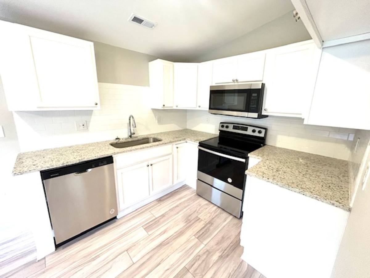 House for rent at 2909 Meridian St N, Huntsville, AL 35811