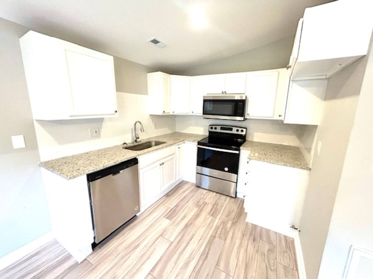 House for rent at 2909 Meridian St N, Huntsville, AL 35811