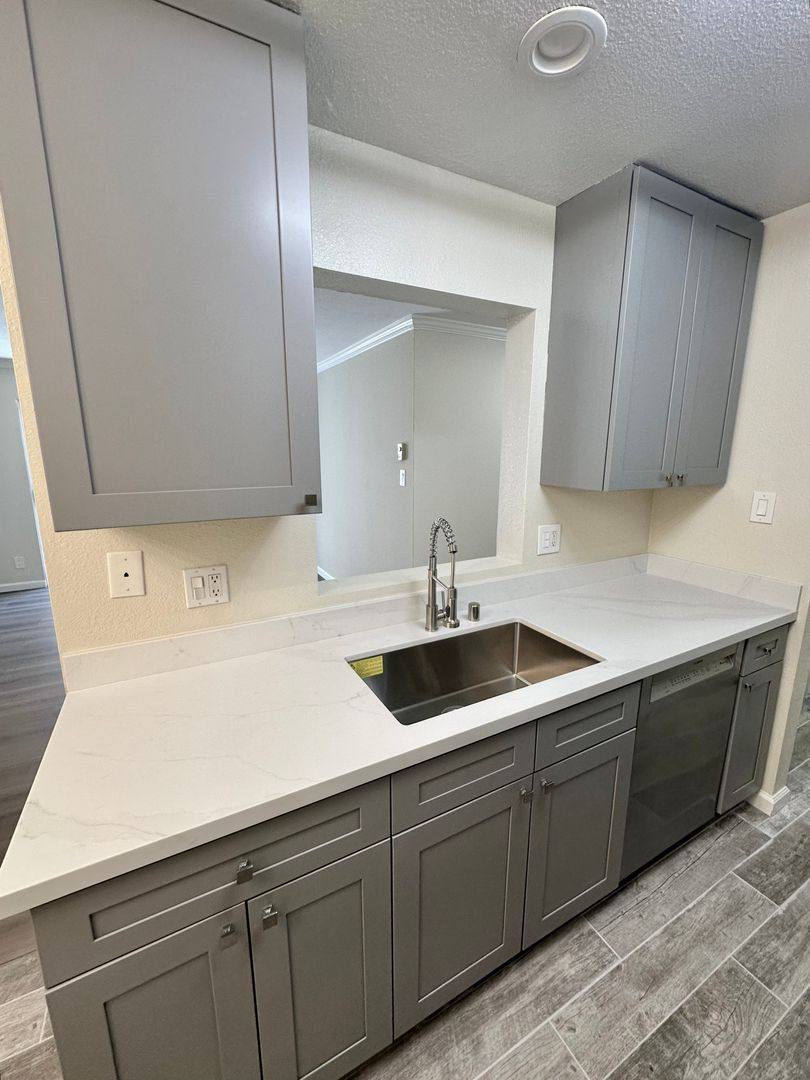 Apartment for rent at 300 Monterey Blvd, San Francisco, CA 94131