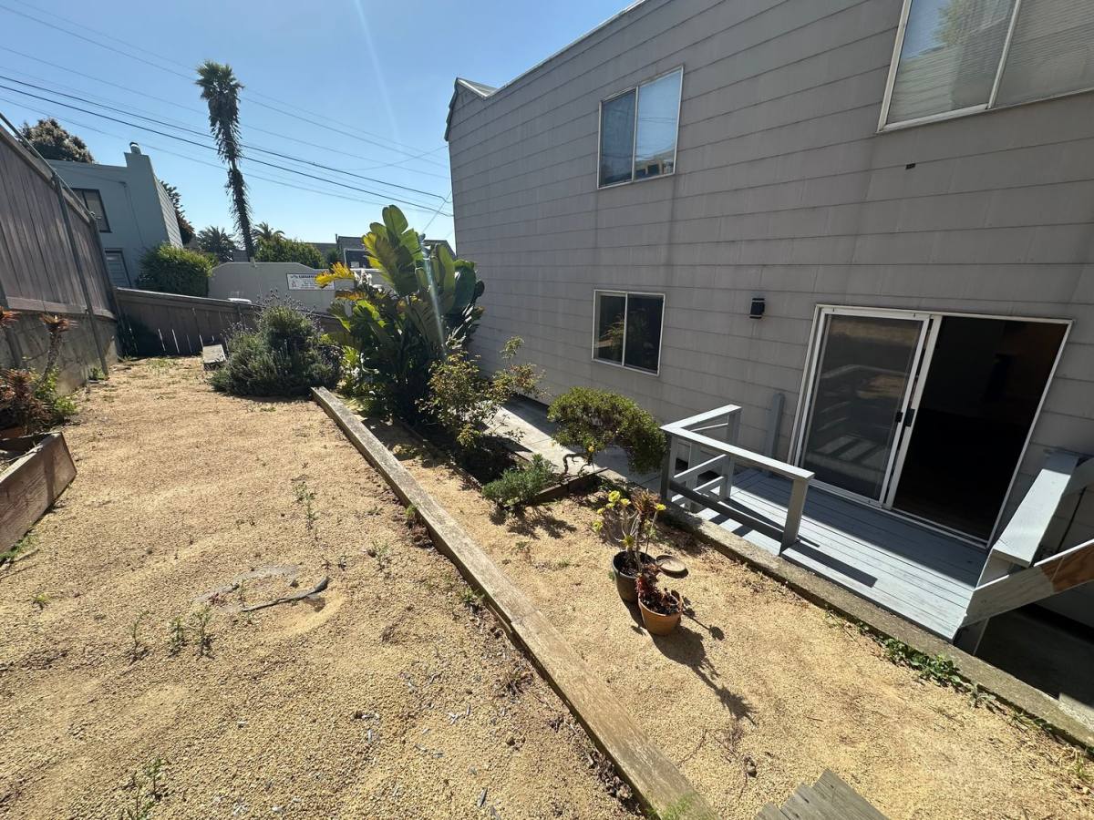 Apartment for rent at 300 Monterey Blvd, San Francisco, CA 94131