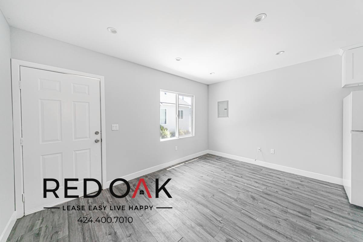 Condo for rent at 6429 1 2 S Victoria Ave, Los Angeles, CA 90043