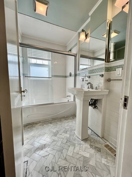 Apartment for rent at 20 Washington Ave #1, Waltham, MA 02453