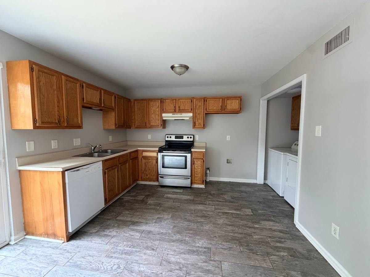 Apartment for rent at 8702 White Rock Lane, Little Rock, AR 72227