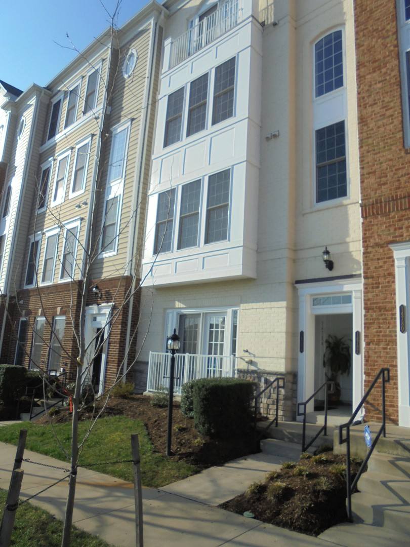 Townhouse for rent at 14784 Potomac Branch Dr, Woodbridge, VA 22191