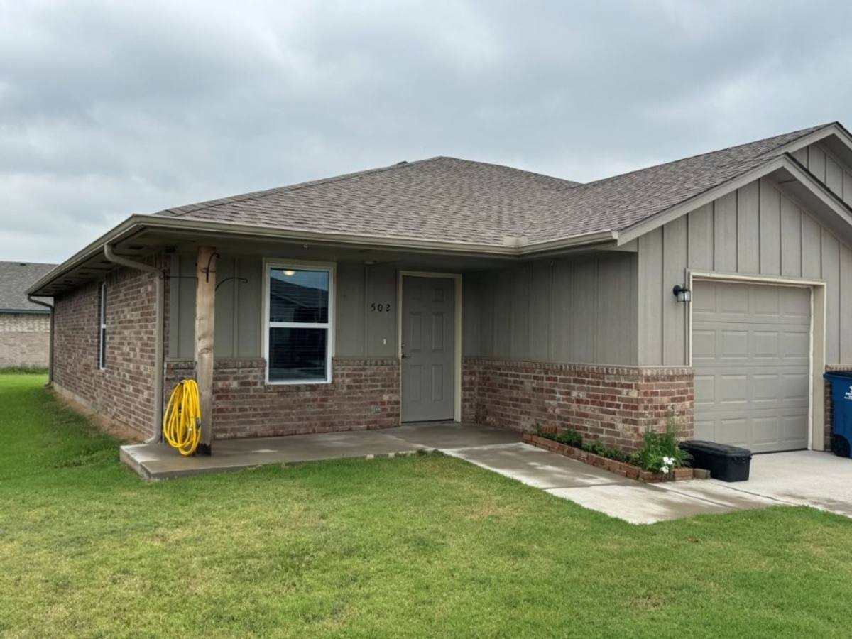 House for rent at 502 Parkhill Circle, Newcastle, OK 73065