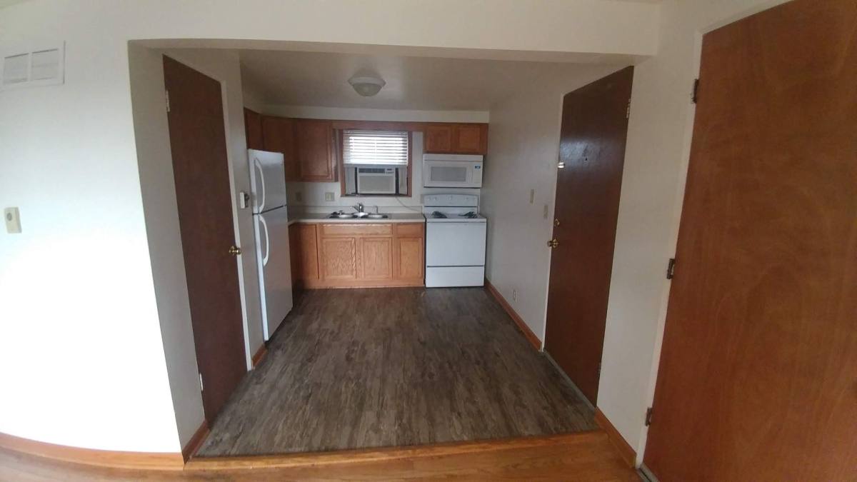 Apartment for rent at 911 Greenbrier Rd, Dekalb, IL 60115