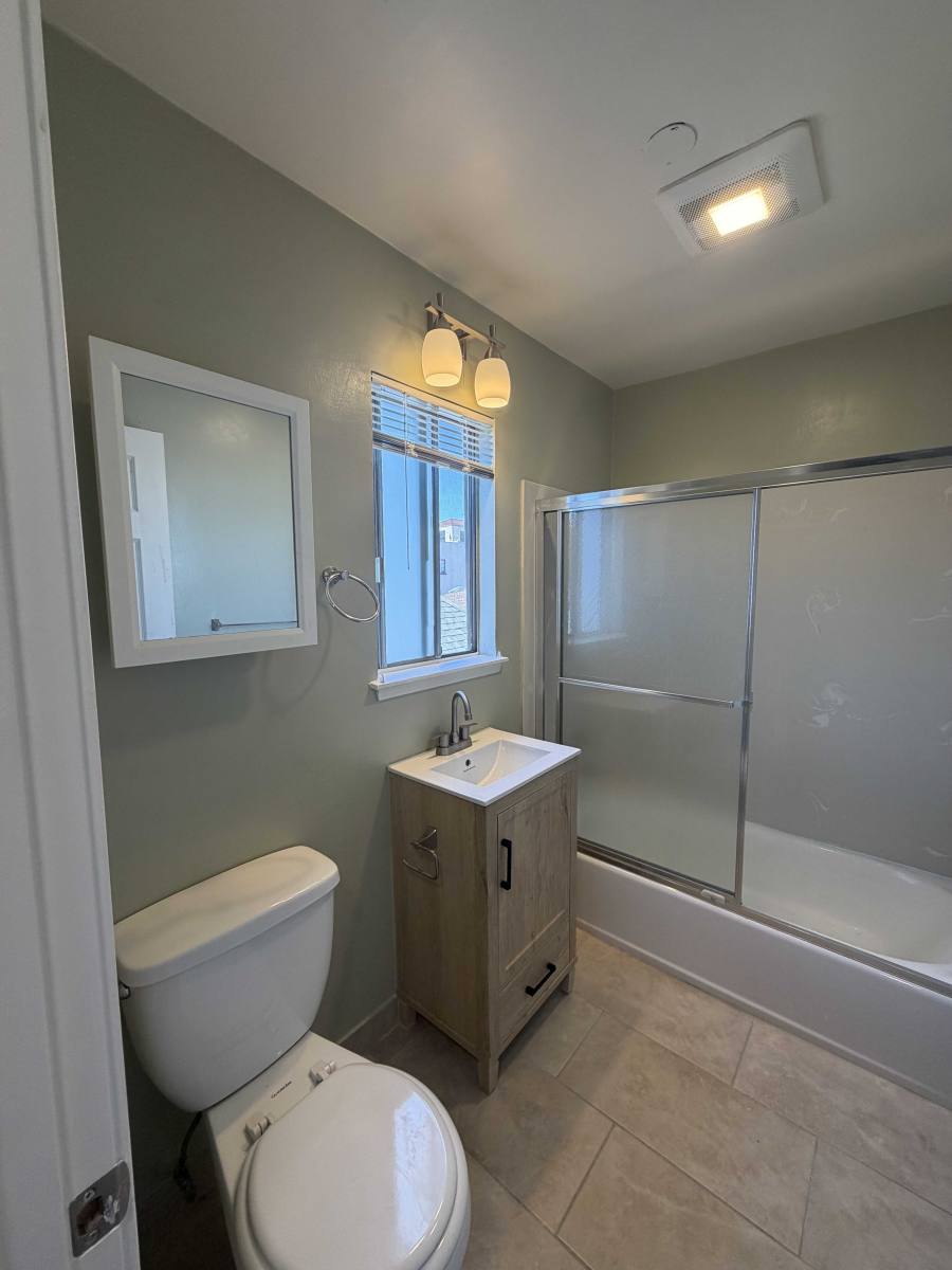 Apartment for rent at 2605 9th Ave #K, Oakland, CA 94606