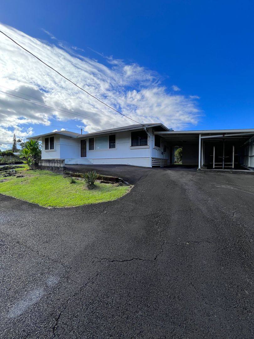 House for rent at 1074 Kaumana Dr, Hilo, HI 96720