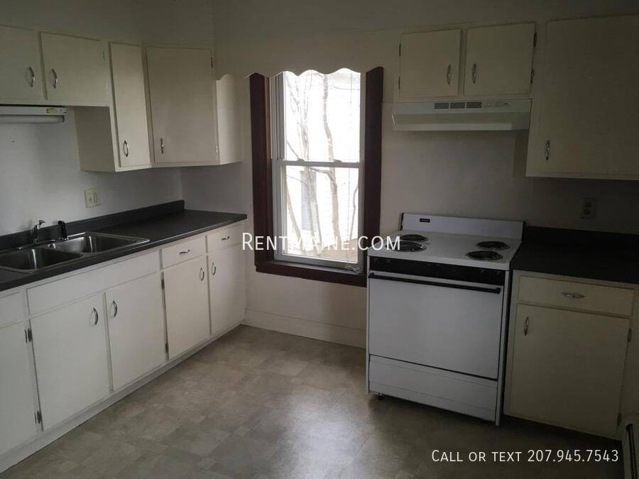 Apartment for rent at 699-701 Main St #2, Bangor, ME 04401