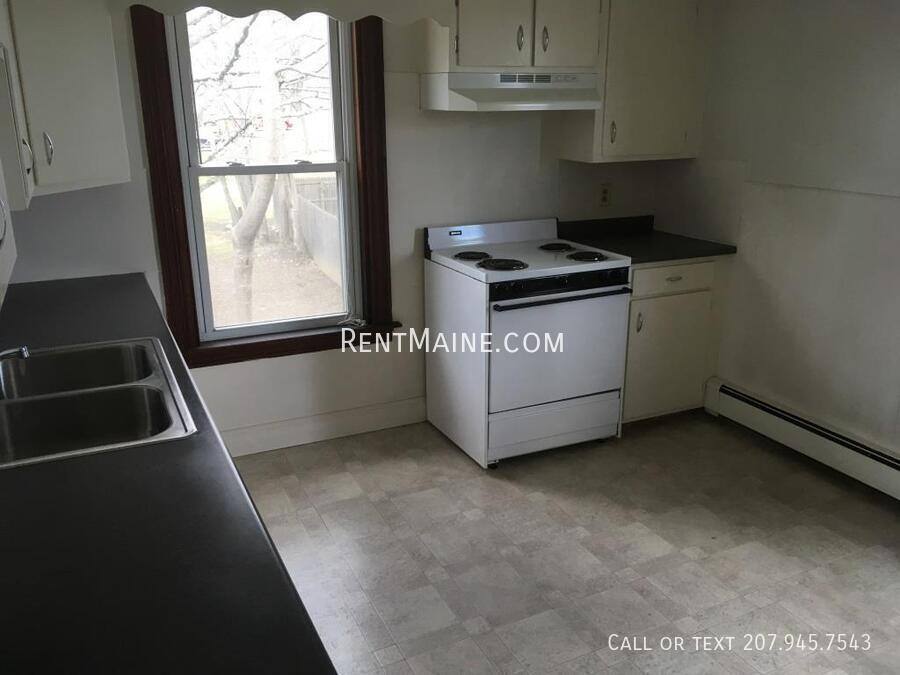 Apartment for rent at 699-701 Main St #2, Bangor, ME 04401