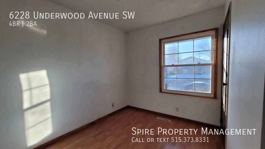 House for rent at 6228 Underwood Ave SW, Cedar Rapids, IA 52404