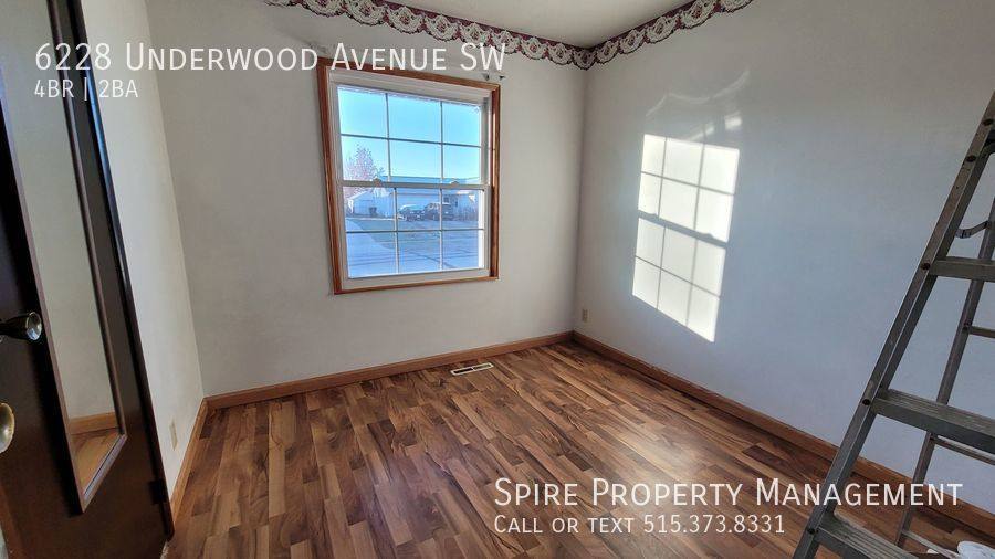 House for rent at 6228 Underwood Ave SW, Cedar Rapids, IA 52404