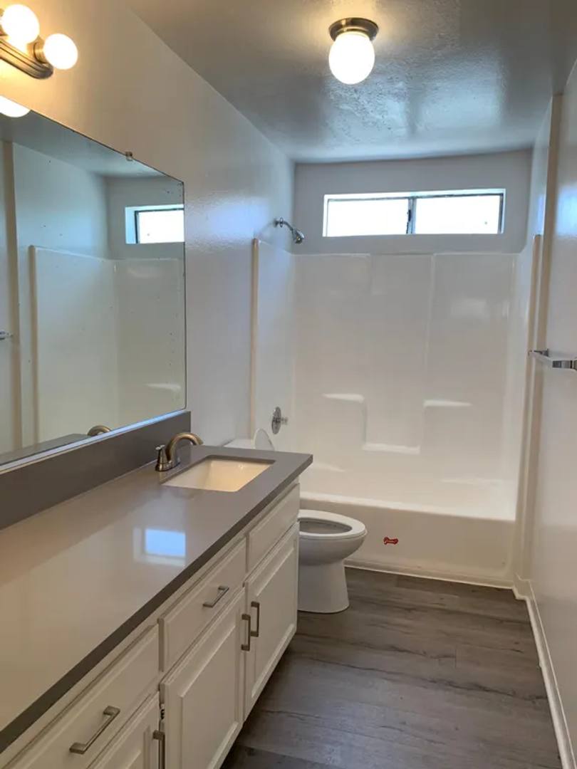 Apartment for rent at 827 Glendale Blvd, Los Angeles, CA 90026