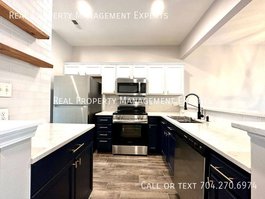 Townhouse for rent at 1318 Anthem Court, Charlotte, NC 28205