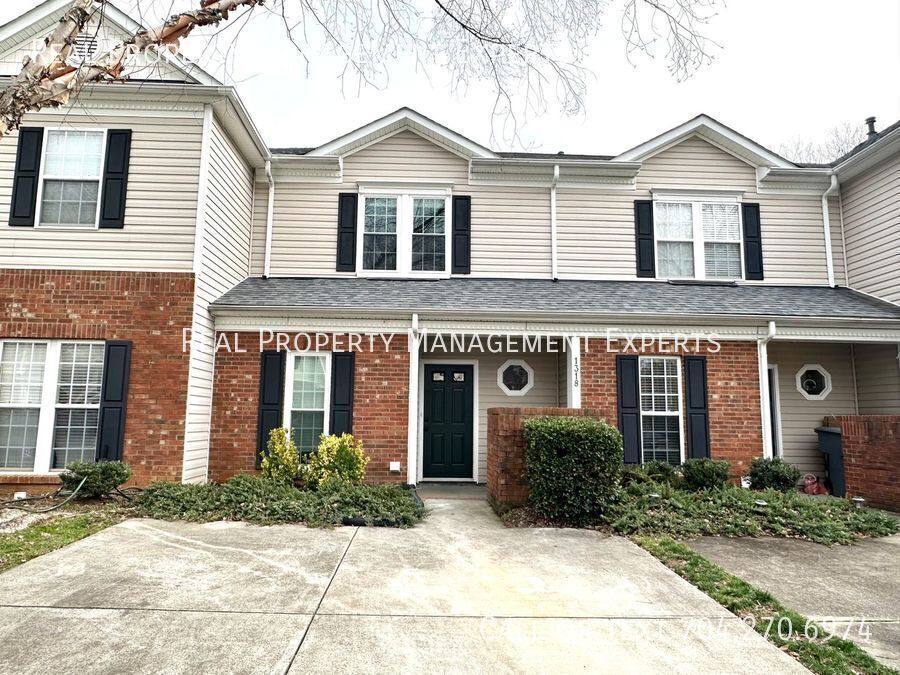 Townhouse for rent at 1318 Anthem Court, Charlotte, NC 28205
