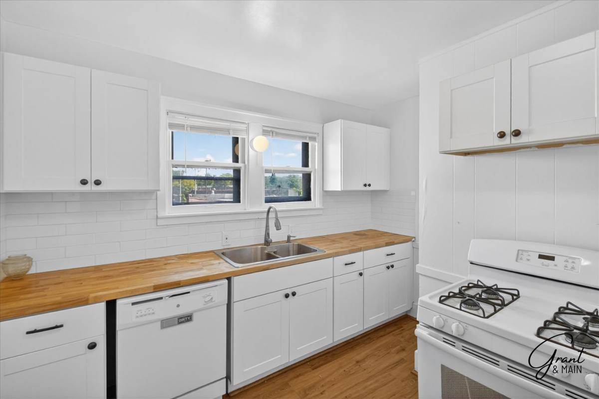 Apartment for rent at 18732 Salem St, Detroit, MI 48219