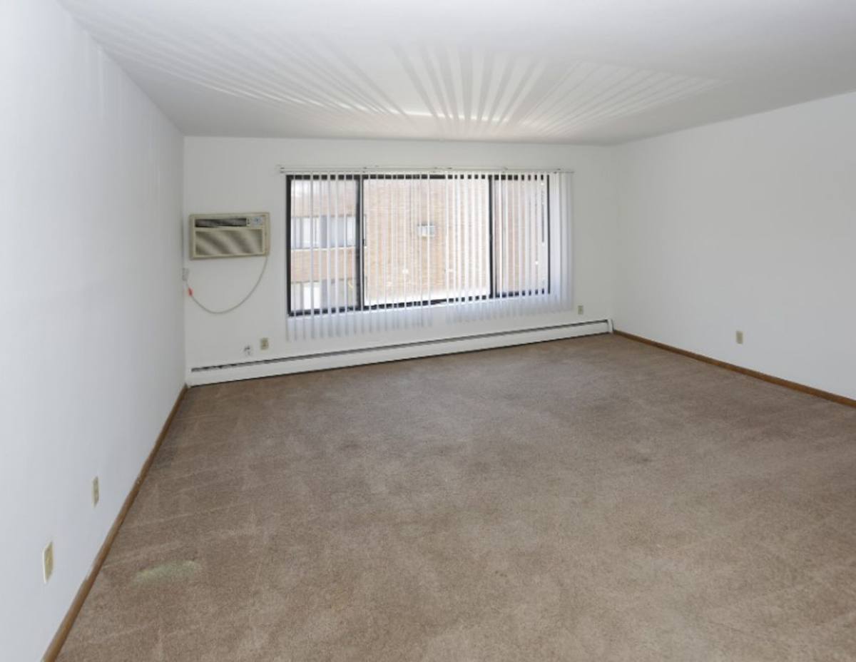 Apartment for rent at 717 University Ave SE, Minneapolis, MN 55414