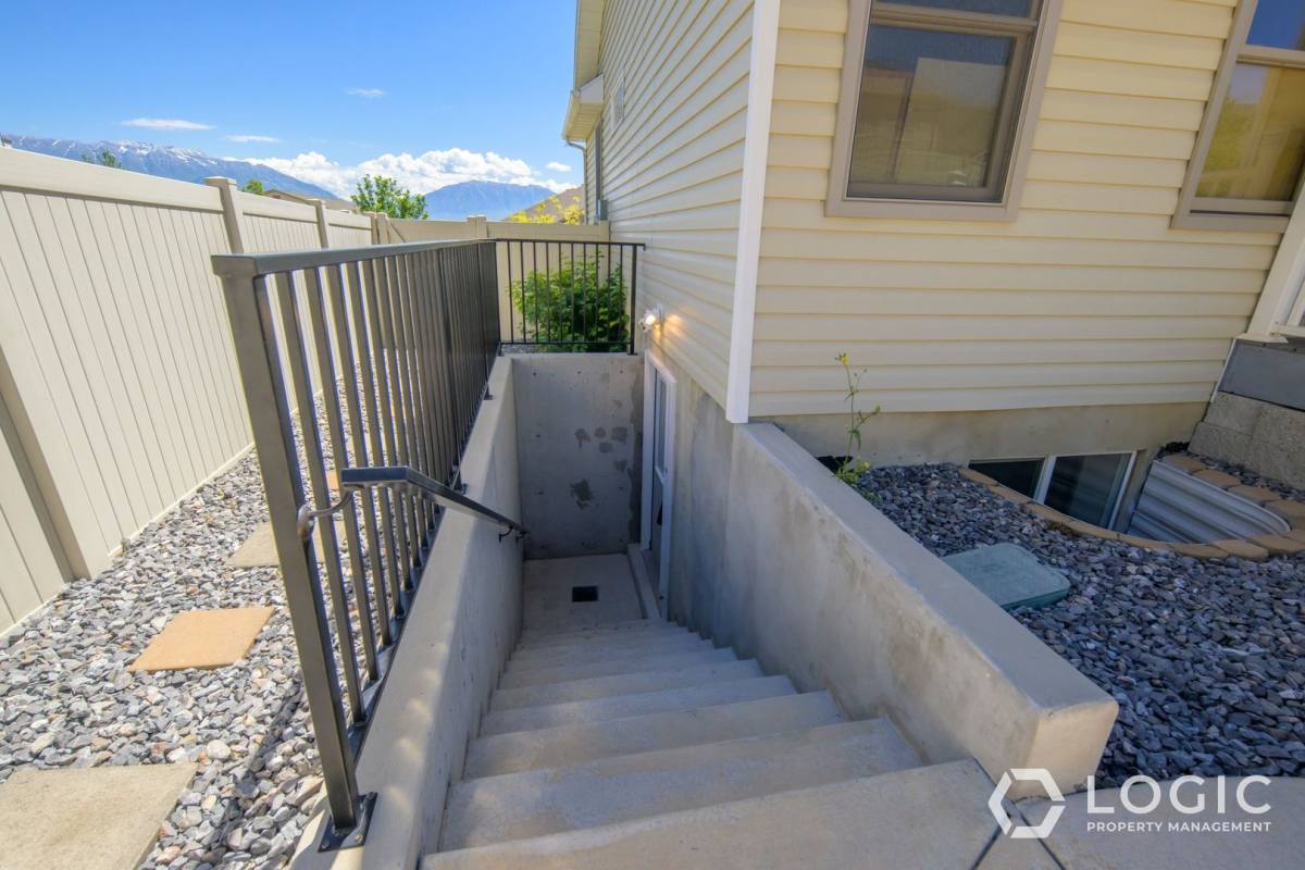 Apartment for rent at 3987 Lake Mountain Dr #DOWNSTAIRS, Saratoga Springs, UT 84045