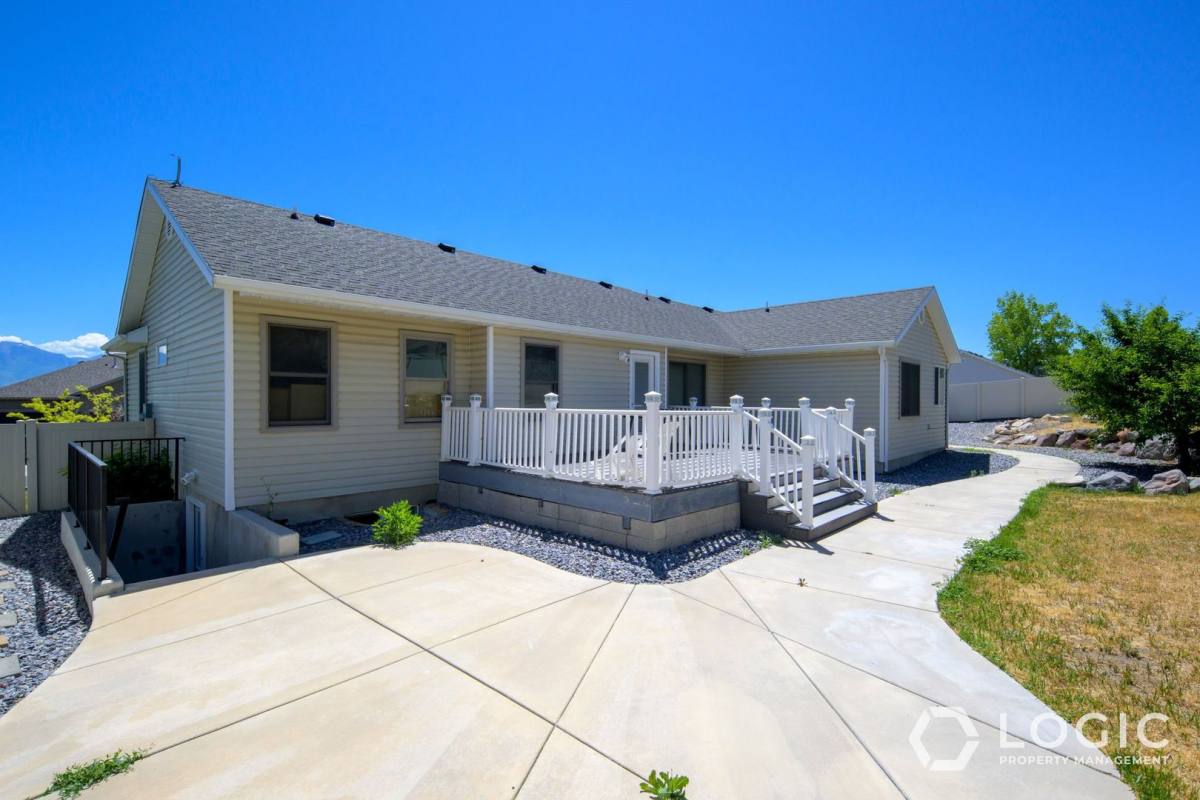 Apartment for rent at 3987 Lake Mountain Dr #DOWNSTAIRS, Saratoga Springs, UT 84045