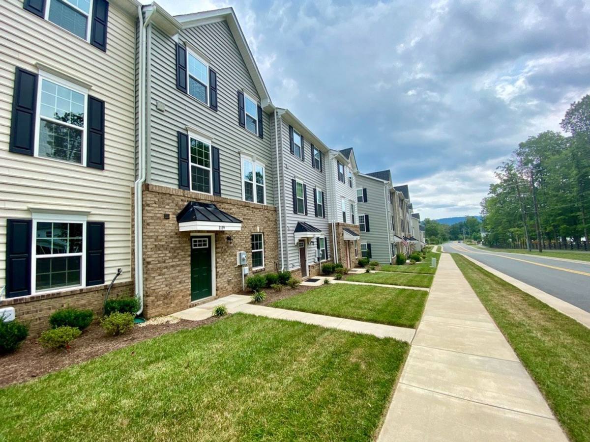 Townhouse for rent at 1119 Sunset Ave Extension, Charlottesville, VA 22903