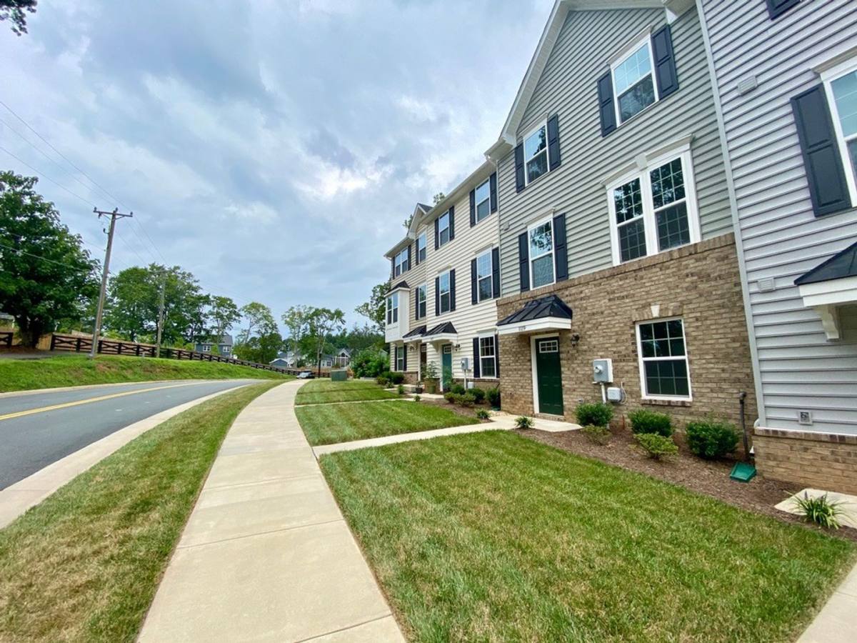 Townhouse for rent at 1119 Sunset Ave Extension, Charlottesville, VA 22903