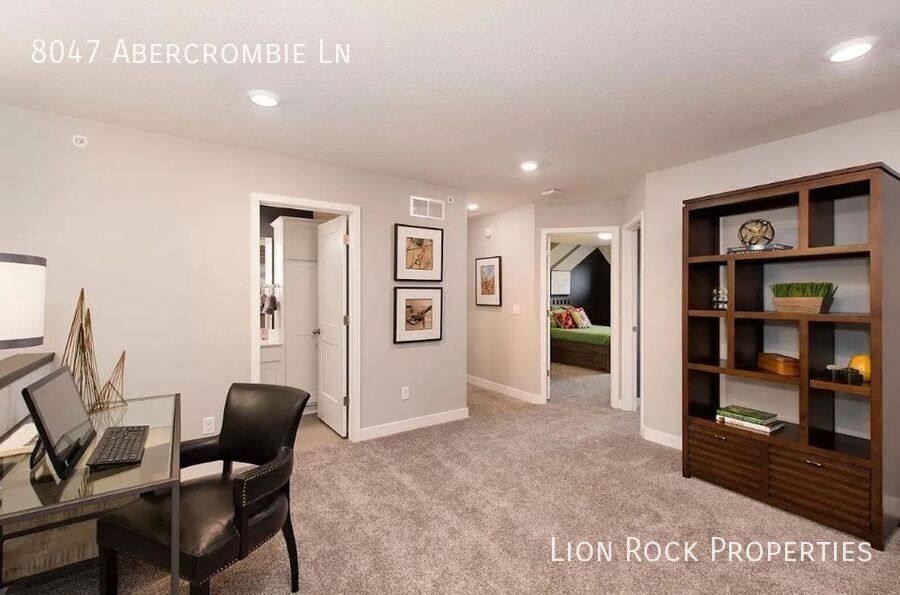 Townhouse for rent at 8047 Abercrombie Lane, Saint Paul, MN 55129