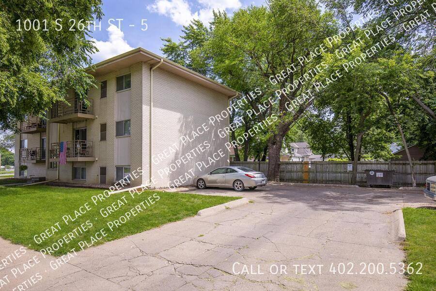 Apartment for rent at 1001 S 26th St #5, Lincoln, NE 68510