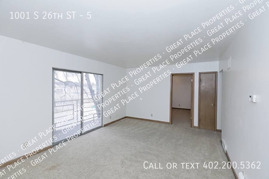Apartment for rent at 1001 S 26th St #5, Lincoln, NE 68510