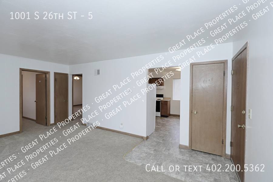 Apartment for rent at 1001 S 26th St #5, Lincoln, NE 68510