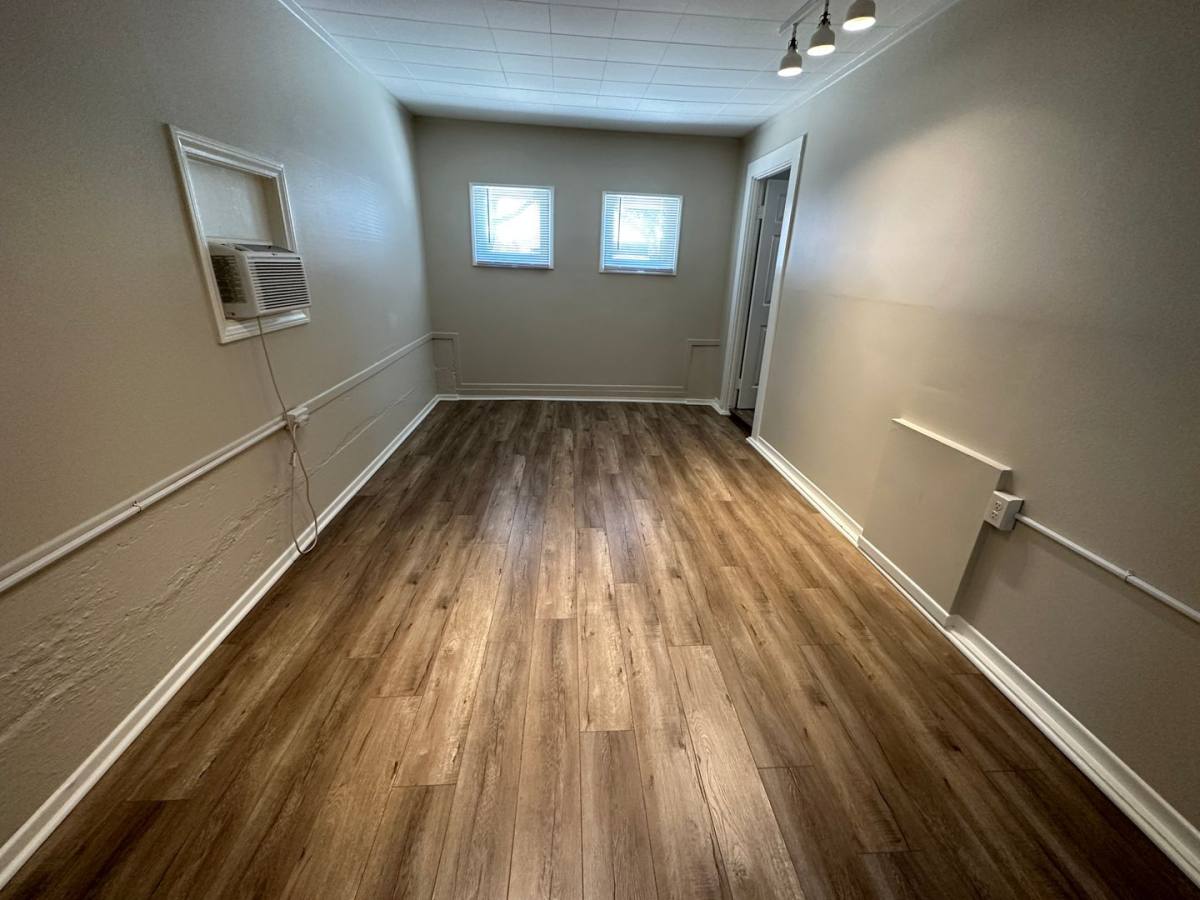 Apartment for rent at 204 S Grand St, Orange, CA 92866