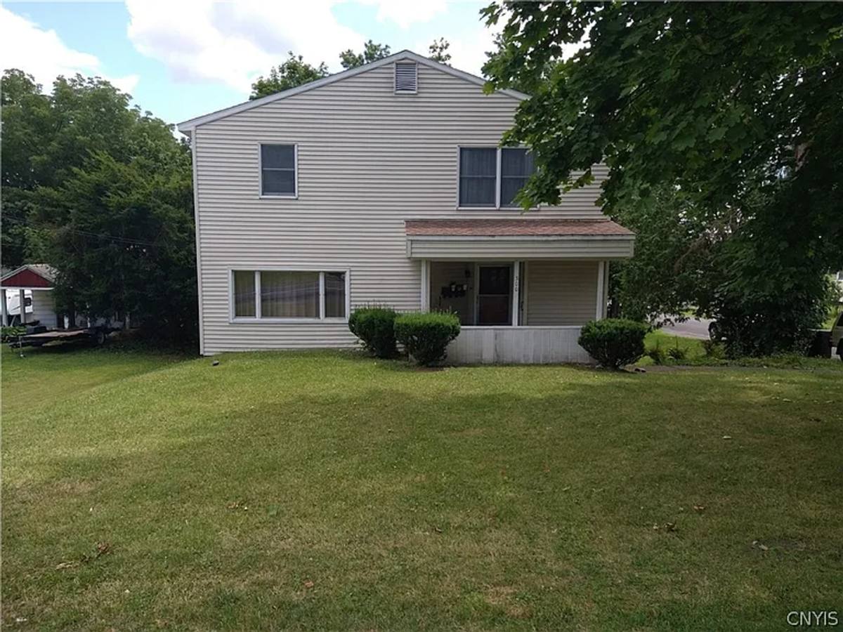 Apartment for rent at 300 Kinne St, East Syracuse, NY 13057